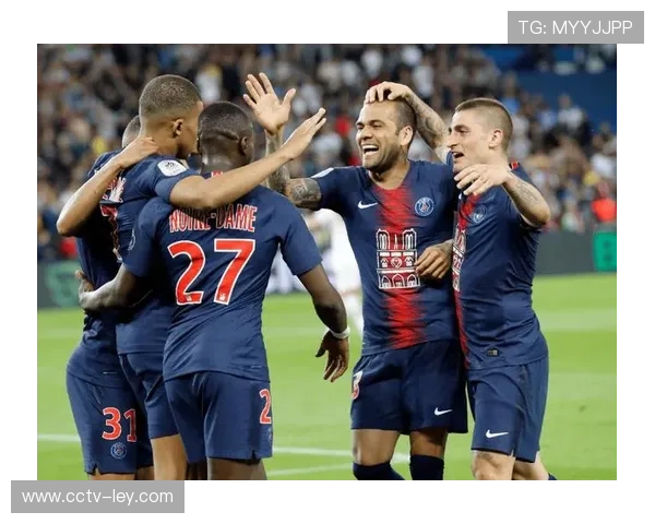 巴黎FC主打边路狂攻与定位球攻坚，上半场前25分钟进球占比43%